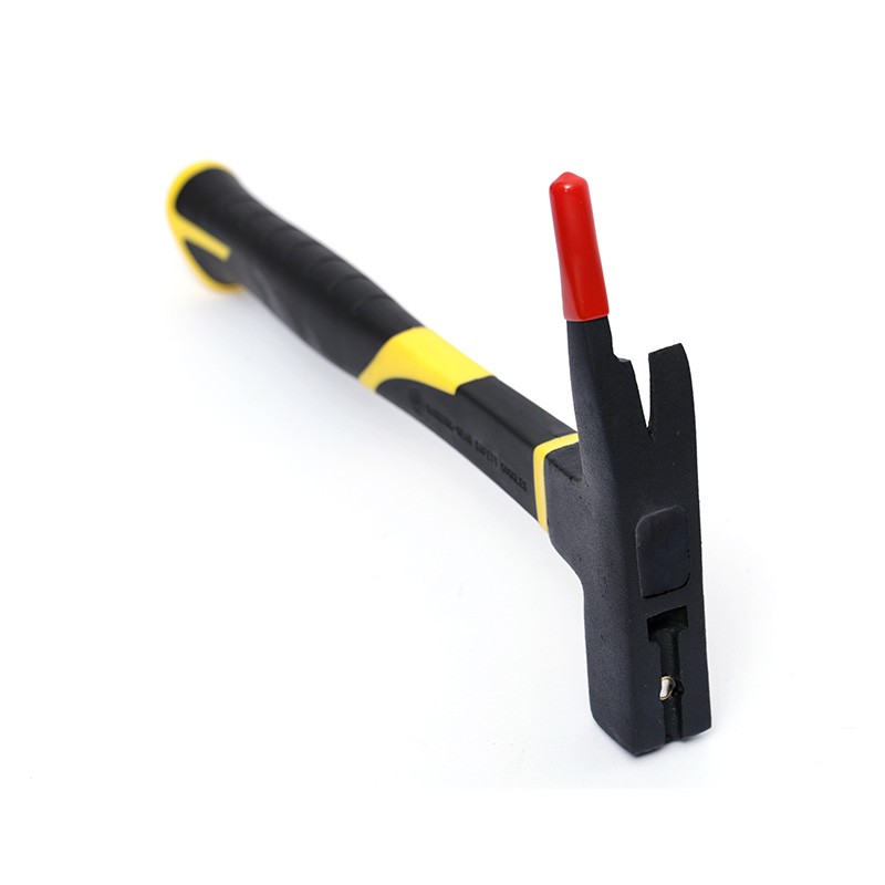 One-horned mason hammer