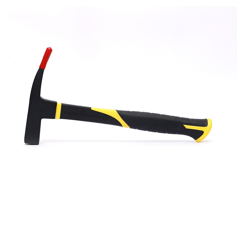 One-horned mason hammer